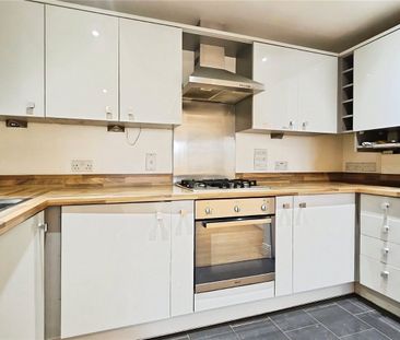 Thorpe Road, Staines-upon-Thames, Surrey, TW18 3HT - Photo 5