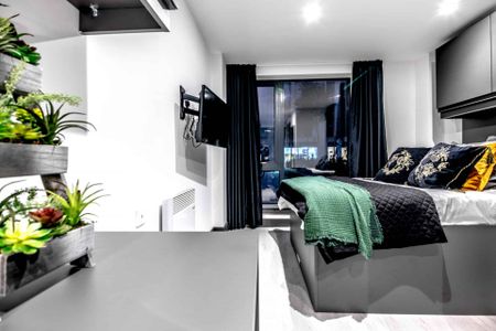 Premium 2 Bed Apartment - Photo 4