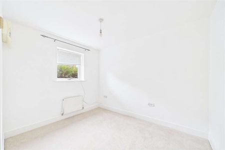 Vulcan Drive, The Parks, Bracknell, Berkshire, RG12 - Photo 2