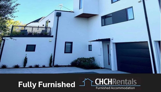 Fully Furnished Spacious Inner City Apartment in Prime Location! - Photo 1