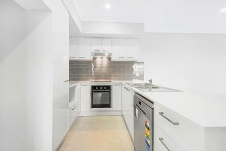 "Modern and Low-Maintenance" - Photo 5