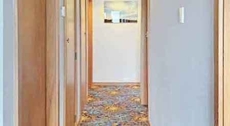 Spacious & Modern 4-Bedroom Family Home with Sleepout - ALLENTON - Photo 2