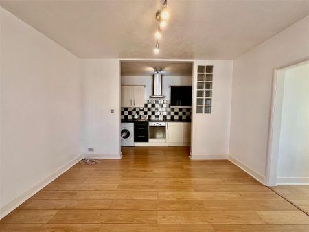 1 bedroom flat to rent - Photo 3