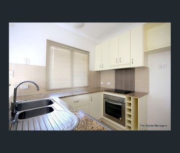 MORDERN DUPLEX TUCKED AWAY - Photo 6