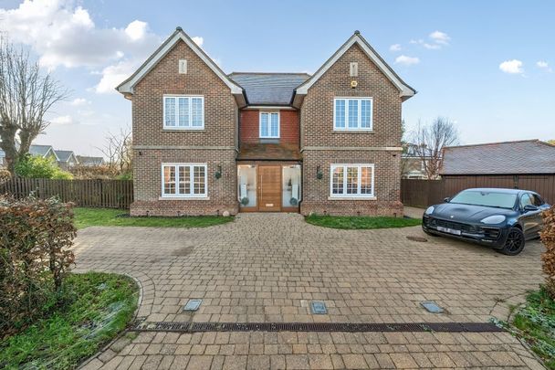 4 bedroom detached house to rent - Photo 1