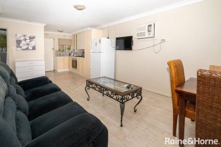 FURNISHED UNIT IN CENTRAL WAGGA - Photo 2
