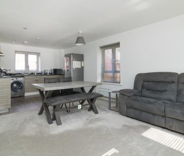 2 bedroom ground floor flat to rent - Photo 5