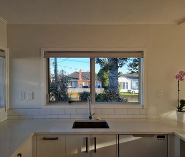 Beautiful central 2 bedroom house - Photo 5