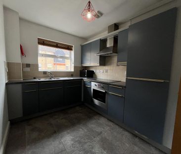 2 bedroom flat to rent - Photo 2
