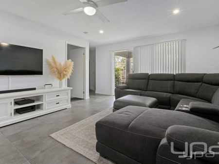 Private, Low-Maintenance Living Just Steps from Bumblebee Park - Photo 3