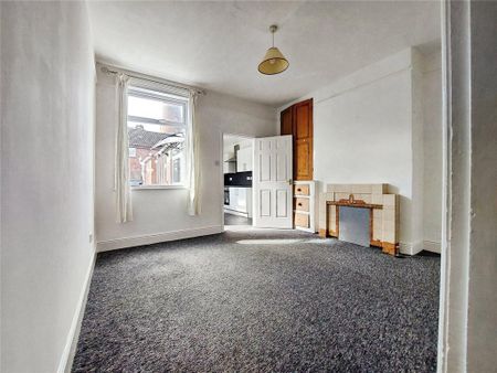 3 bedroom terraced house to rent - Photo 2