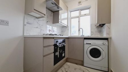2 bedroom flat to rent - Photo 4