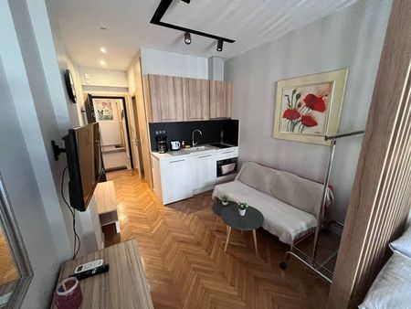 Studio/Γκαρσονιέρα για ενοικίαση Πλατεία Ναυαρίνου (Κέντρο Θεσσαλονίκης) - Photo 2