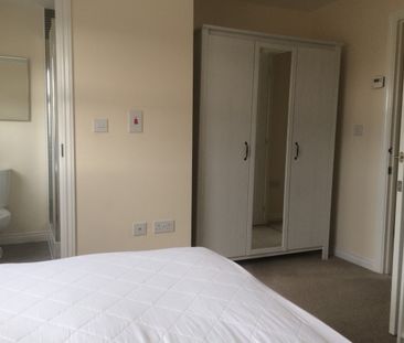 3 Bed Terraced House, Cherry Tree Drive, CV4 - Photo 5