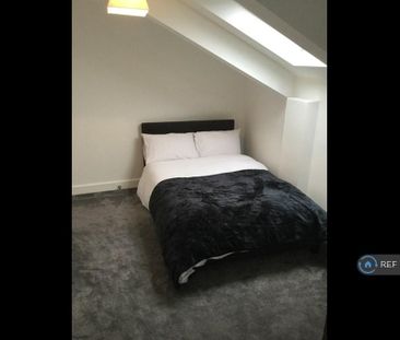 2 bedroom penthouse to rent - Photo 3