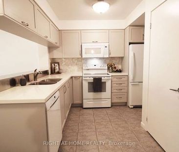 Park Lawn/Manitoba Beautifully Upgraded 1Bdrm +Den Modern Kitchen - Photo 4