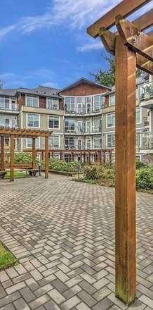 Top floor 1br/1ba unit on Goldstream, pet friendly - Photo 1