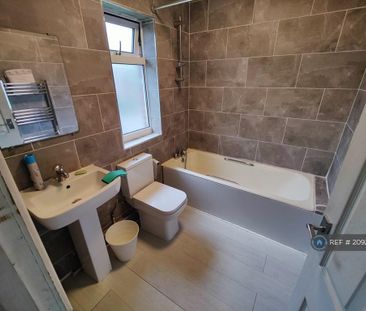 2 bedroom semi-detached house to rent - Photo 4