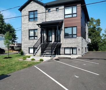 5 1/2, Ste-madeleine, bas de triple(demi-sous-sol), porte patio ,te... - Photo 3