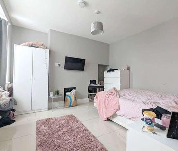 Gould Road, Bedfont, TW14 - Photo 5