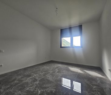 AFFITTASI NUOVO E BELLISSIMO 3.5 LOCALI A LUMINO - Photo 2