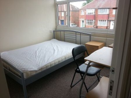 Whernside Avenue, Tang Hall - P1352 - Photo 2