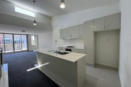 TOWNHOUSE STYLE APARTMENT - Photo 4