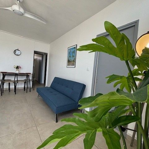 Location Appartement 5 pièces 70m² LES ABYMES 97139 - Photo 1