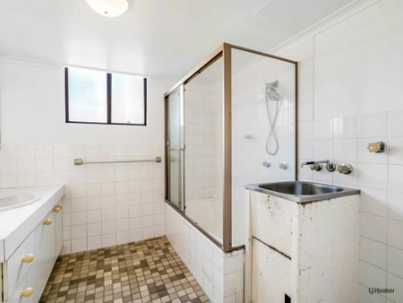 Refurbished Beachside Unit in Highly Sought-After Palm Beach - Photo 3