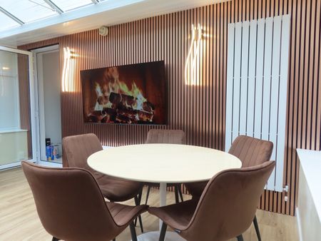 8 Bed Bungalow, Harlaxton Drive, NG7 - Photo 5