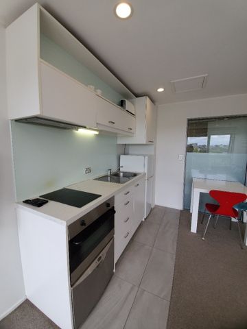 Aura Apartments - Photo 3