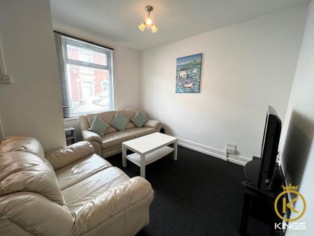 4 bedroom terraced house to rent - Photo 5