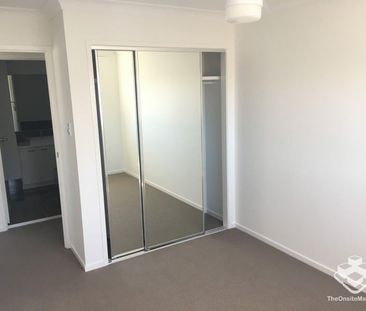 Modern Townhouse, 3 Bedrooms + Study nook, Available From 13/12/2025 - Photo 6