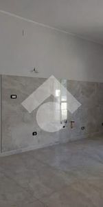 Quadrilocale in affitto - Photo 3