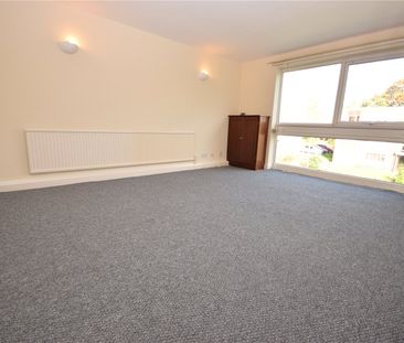 17, Kingsway Court, Leeds, West Yorkshire, LS17 6SS - Photo 4