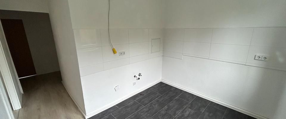Geräumige 3-Zimmer-Erdgeschosswohnung mit Balkon! - Photo 1