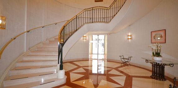 Location Appartement 1 pièce 33m² CANNES 06400 - Photo 2