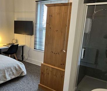 Bedroom Detached House In Bournemouth, BH9 - Photo 6