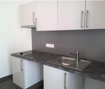 location Appartement T2 DE 39.28m² À LE PLESSIS ROBINSON - Photo 2