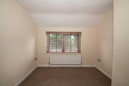 2 bedroom semi-detached house to rent - Photo 4