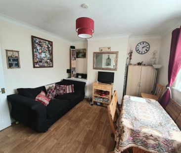 3 bedroom terraced house to rent - Photo 3