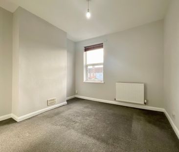 2 bedroom Mid Terraced House to let - Photo 6