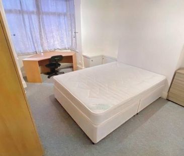 5 bedroom terraced house to rent - Photo 5