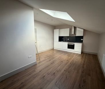 Quilters Way, Aylesbury, Stoke Mandeville - Photo 4