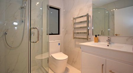 4 Bedroom 3 Bathroom - Photo 4