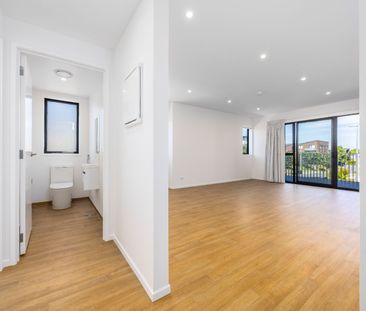 206/24 Peihana Road Hobsonville - Photo 2