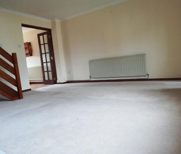 3 bedroom semi-detached house to rent - Photo 2