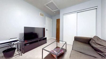 For Lease - 45 Heron Park Place Unit# 7, Toronto, Ontario - Photo 4