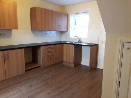 2 bedroom townhouse to rent - Photo 4