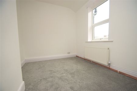 3 bed terraced house to rent in Milton Avenue, Scarborough, YO12 - Photo 2